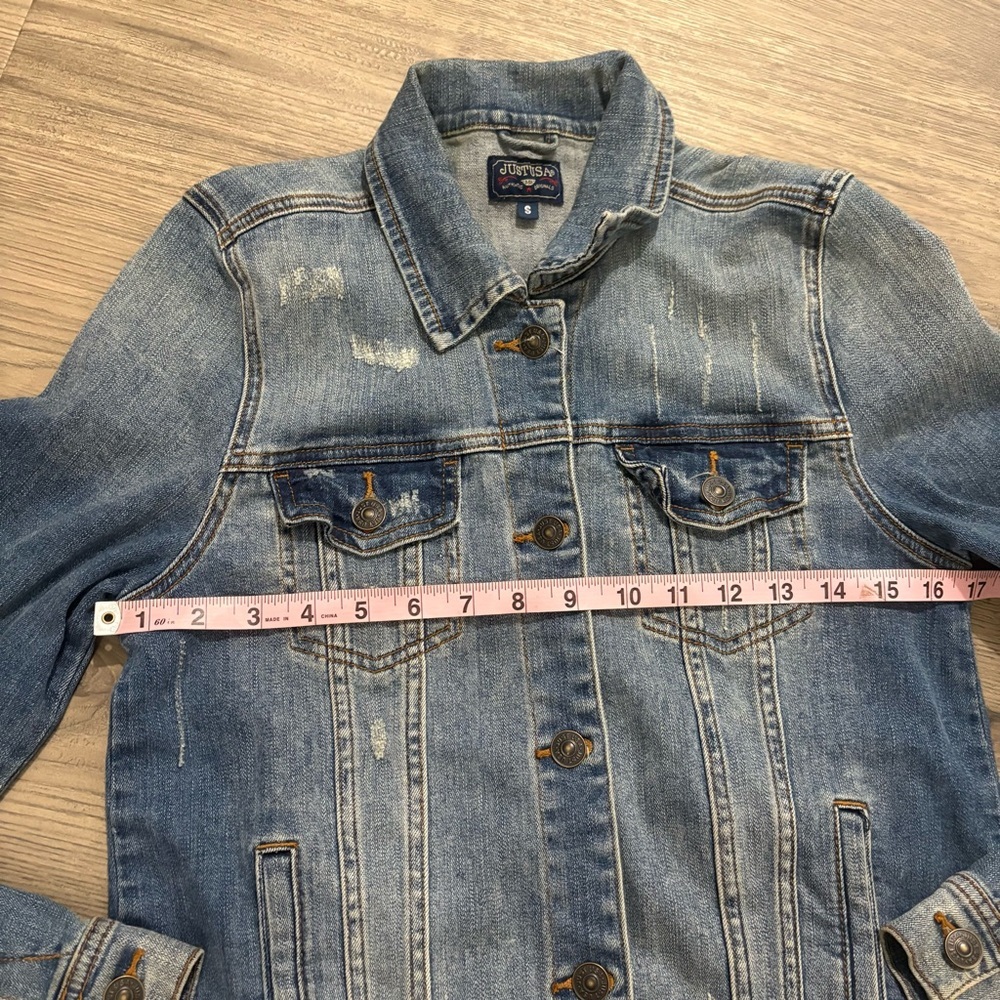 Just USA Women’s Sz S Denim Jacket Distressed Classic Stretch - Picture 9 of 10